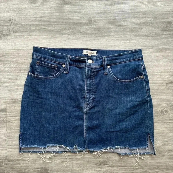 Madewell denim mini skirt size 32 still summer ☀️🏖️🍹 - Picture 1 of 5